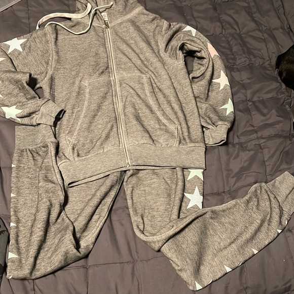 ⭐️Wildfox⭐️🦊Jogger Set EUC!  Loungewear Sweatsuit Gray w/ Stars Hoodie Size XS - Picture 4 of 12